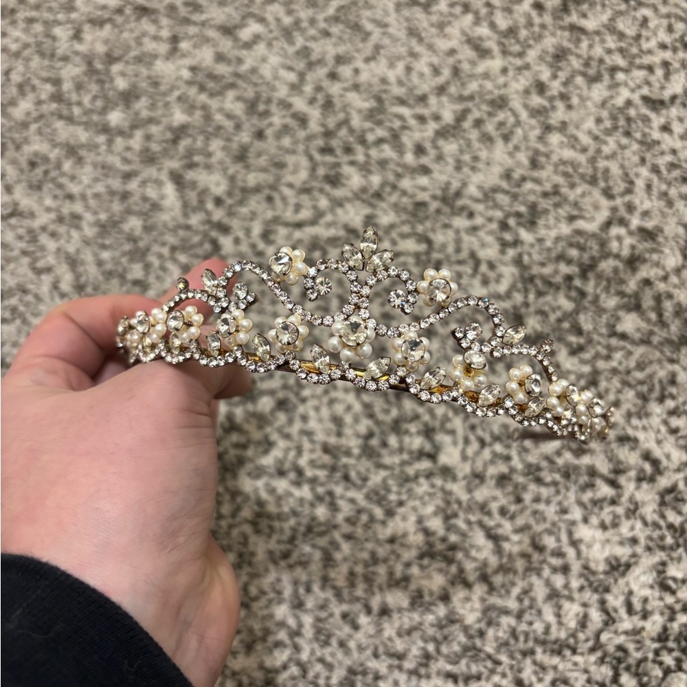 Elegant Pearl and Crystal Tiara